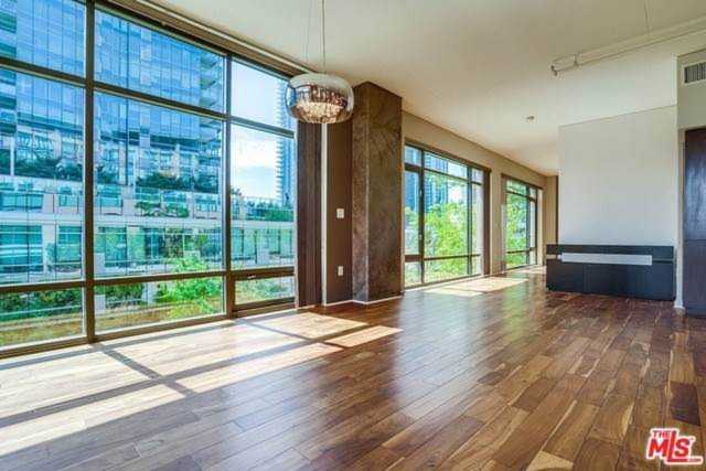 1111 S Grand Avenue #518 Los Angeles, CA 90015