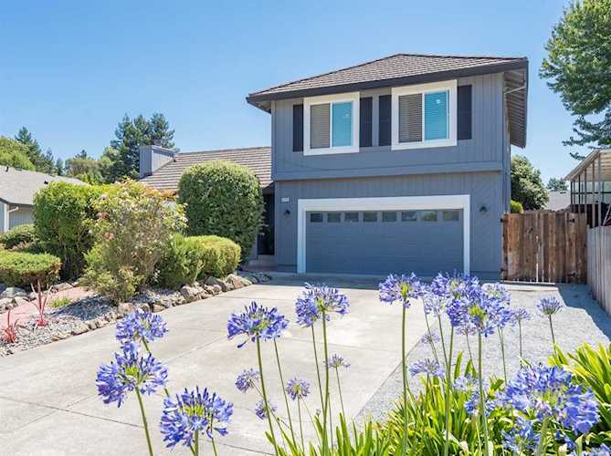 6186 San Carlos Court Rohnert Park, CA 94928 | MLS 21917697 Photo 1
