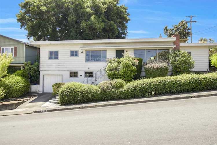 868 Olive Street Petaluma, CA 94952 | MLS 21918417 Photo 1