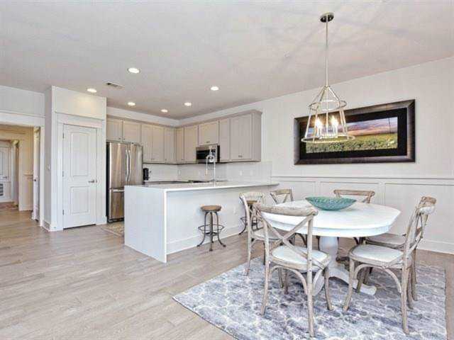 6712 Lantern View Dr #303 Jonestown, TX 78645
