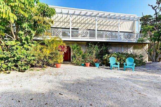 3704 Sandspur Lane Nokomis, FL 34275