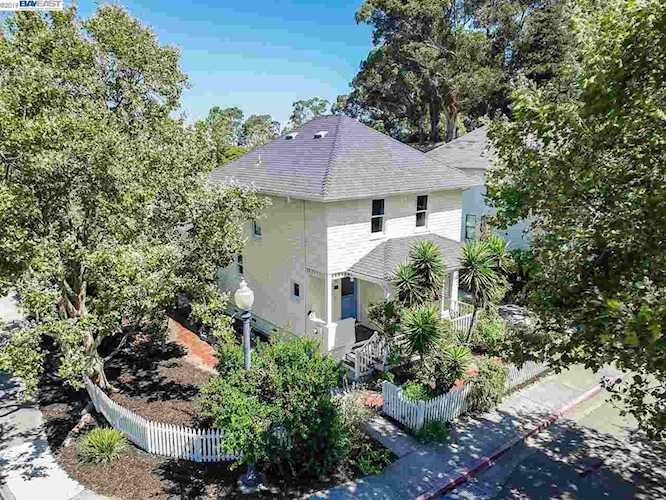 103 Bay St Hercules, CA 94547 | MLS 40878169 Photo 1
