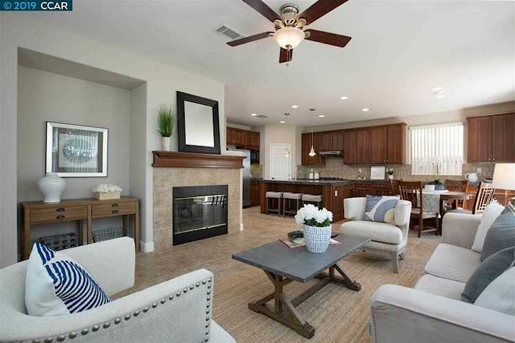 1042 Salt Spray Ter Hercules, CA 94547 | MLS 40874603 Photo 1