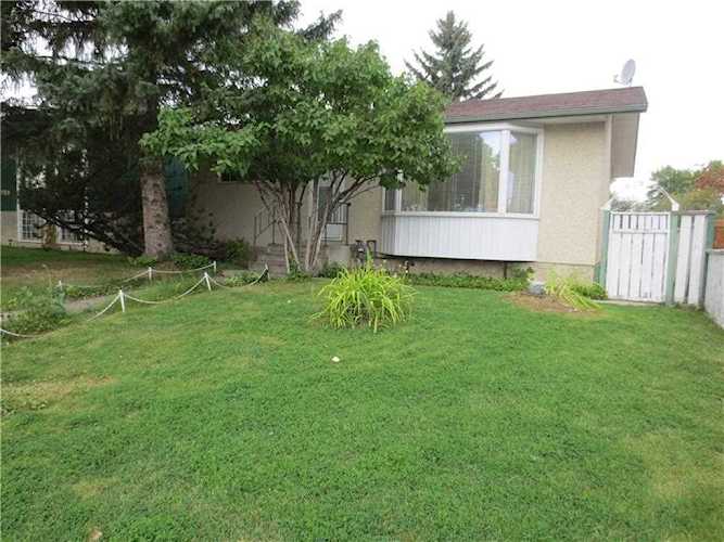 3024 33A Street SE Calgary, AB T2B 0W2