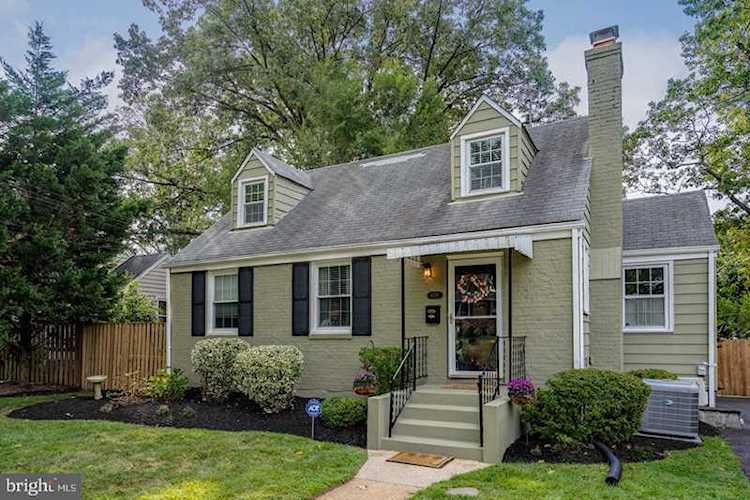 6703 Jefferson Ave Falls Church, VA 22042 | MLS ® VAFX1088128 Photo 1