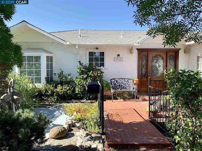 3915 Manzanita Ct Concord, CA 94519 | MLS 40874978 Photo 1