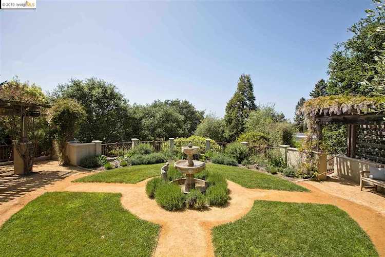 4863 Harbord Dr Oakland, CA 94618 | MLS 40878175 Photo 1