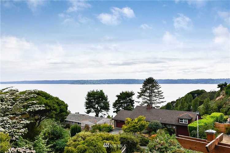 10829 Marine View Dr SWSeattleWA98146 Photo 1
