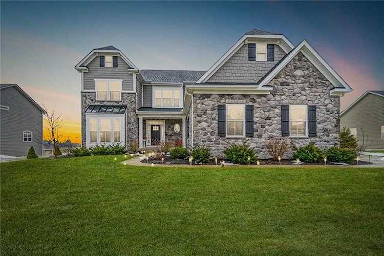 14519 New Garden Lane Carmel, IN 46033 | MLS 21616163 Photo 1
