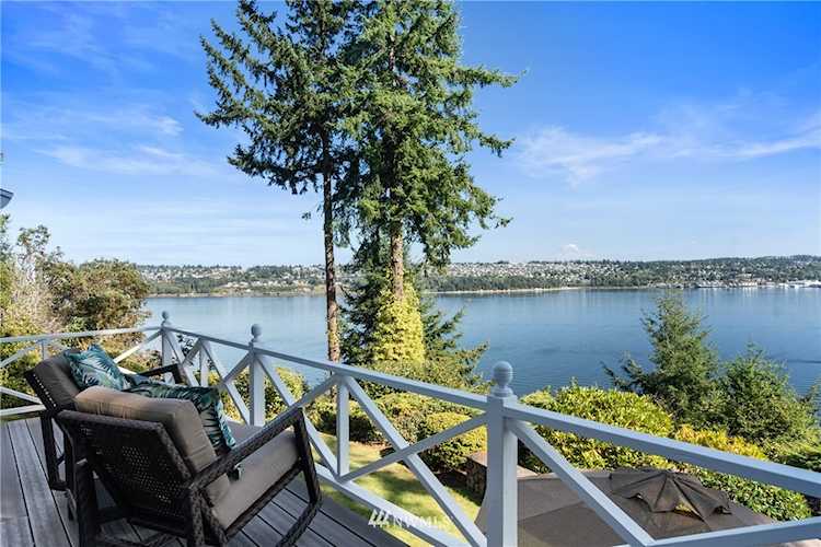 303 26th Ave NW Gig Harbor, WA 98335