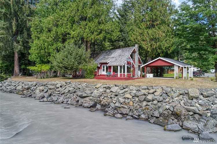 11318 583rd Ave E Enumclaw, WA 98022