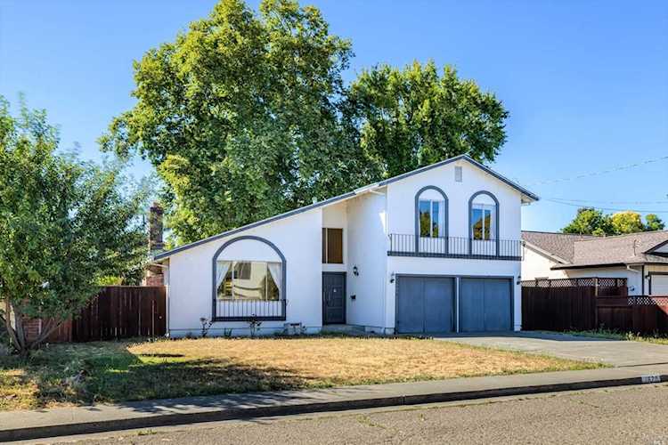 1629 Saint Anne Way Petaluma, CA 94954 | MLS 21916796 Photo 1