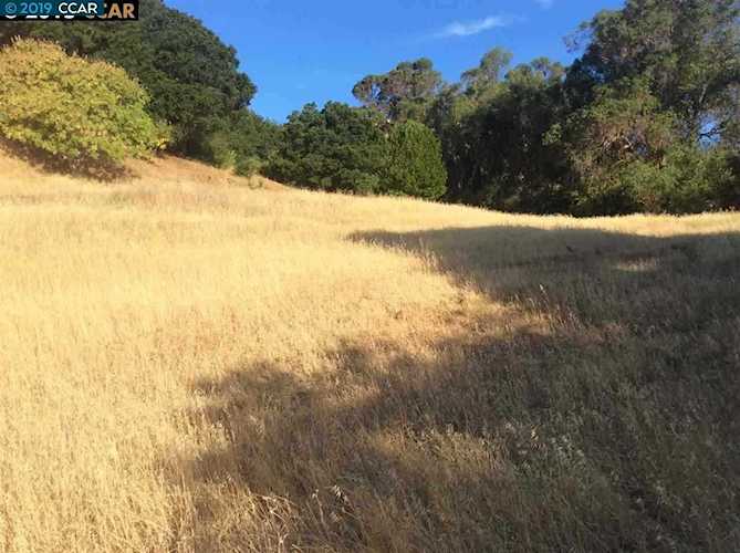 Address Withheld Martinez, CA 94553 | MLS 40881212 Photo 1