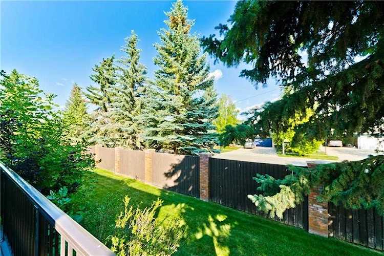 35 Oakmount Court SW 17Calgary Real EstateOakridge Homes for Sale