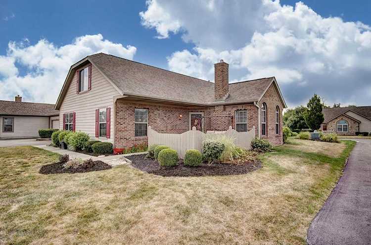 $225,000 - For sale - 2527 Landings Way, Grove City, OH 43123 - MLS#219030512 - Franklin. - NEW LISTING! Come view this 3BR 2.5BA condo, freshly updated w features you'll love! The Main Level... Photo 1