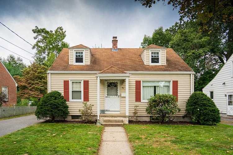 98 Gilman St Springfield, MA 01118 | MLS 72562405 Photo 1