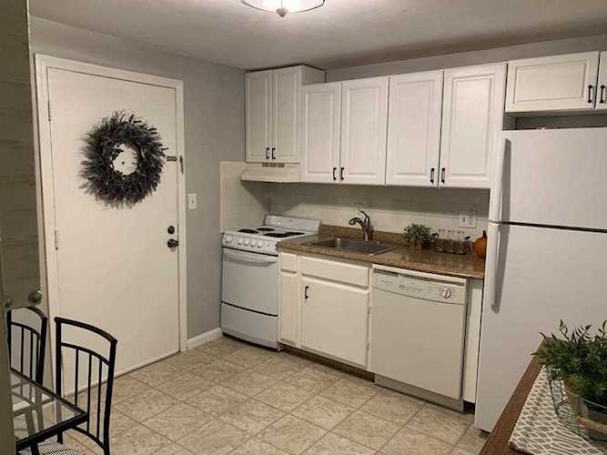 127 King St #106 Franklin, MA 02038