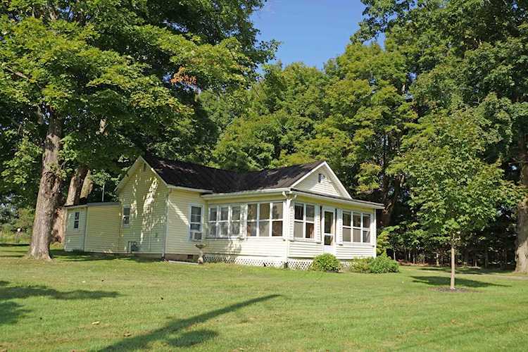 $82,500 - For sale - 10859 Kenyon Road, Mount Vernon, OH 43050 - MLS#219034261 - Knox. - Great Value 2 bedroom with walk in closets, 1 bath ranch home. Enclosed front porch, huge living... Photo 1