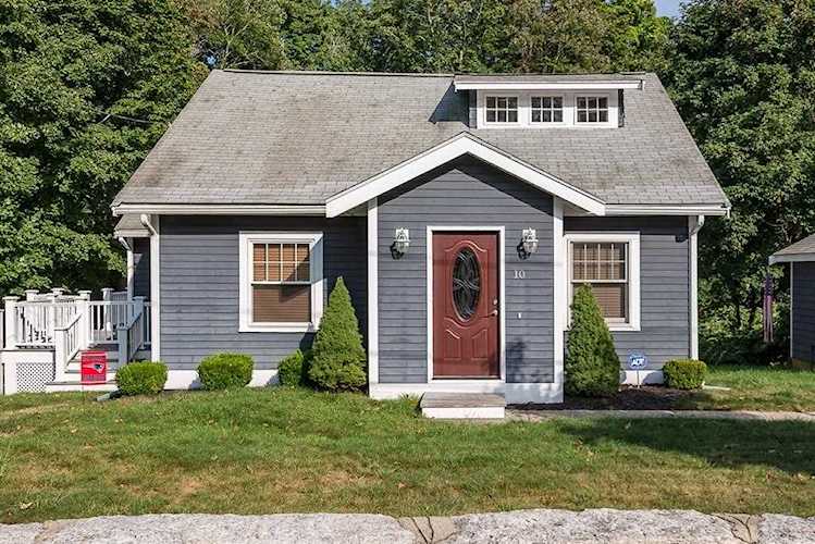 10 Ivy Rd Weymouth, MA 02190