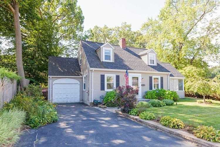72 Marlboro Street, Dedham, MA 02026 - $560,000 - MLS#72562865 Photo 1