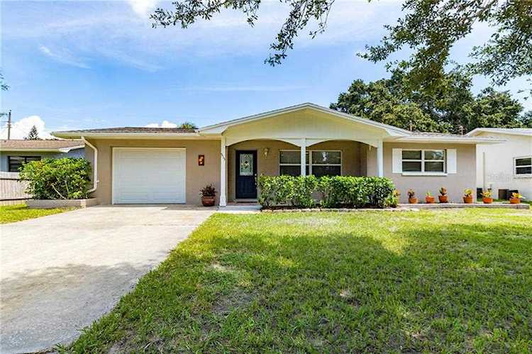 515 Manor Drive Dunedin, FL 34698