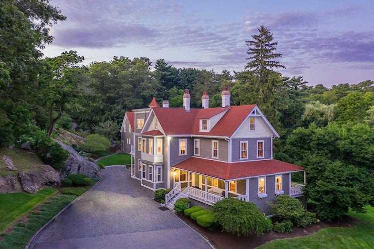 868 Hale Street Beverly, MA 01915