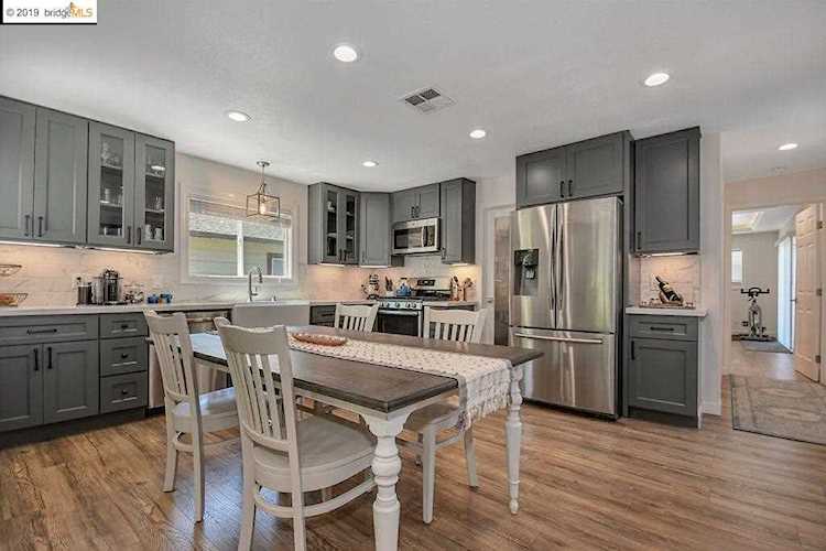 2527 Sycamore Ave Concord, CA 94520 | MLS 40878540 Photo 1