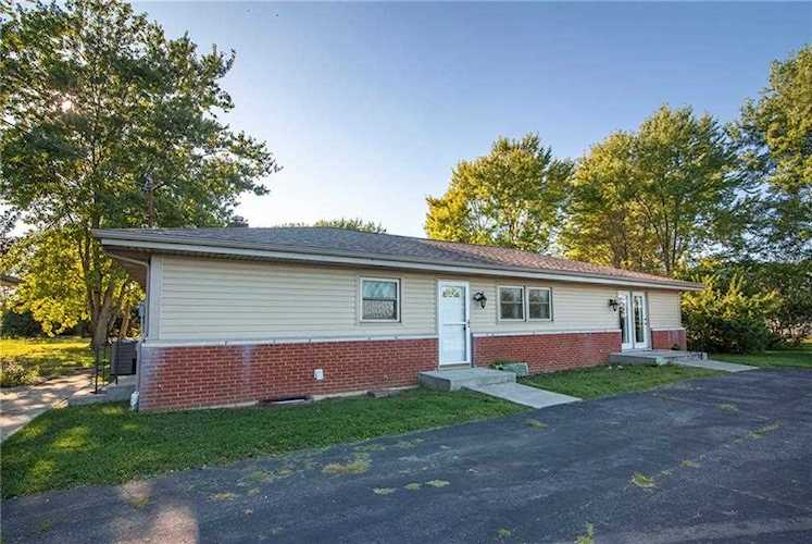 9939 S 575 W Fortville, IN 46040 | MLS 21665095 Photo 1