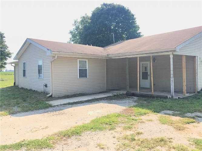 5739 W 300 North Sharpsville, IN 46068 | MLS 21667068 Photo 1