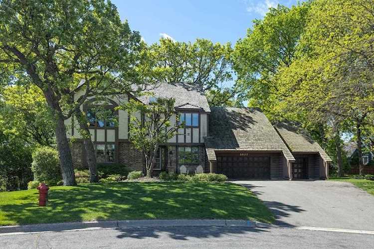 5507 River Bluff Circle Bloomington, MN 55437