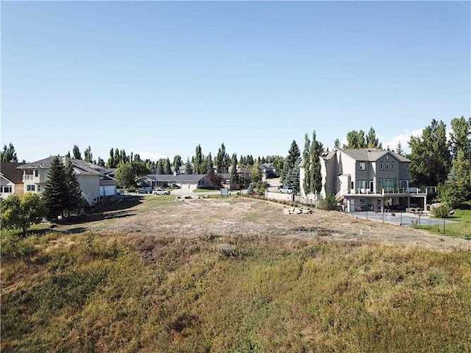 12804 Canso Crescent SW Calgary, AB T2W 3B1