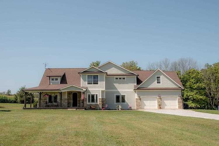 ClaireAnne Aikman - Homes for Sale, Homes to Buy, Realtor Photo 1