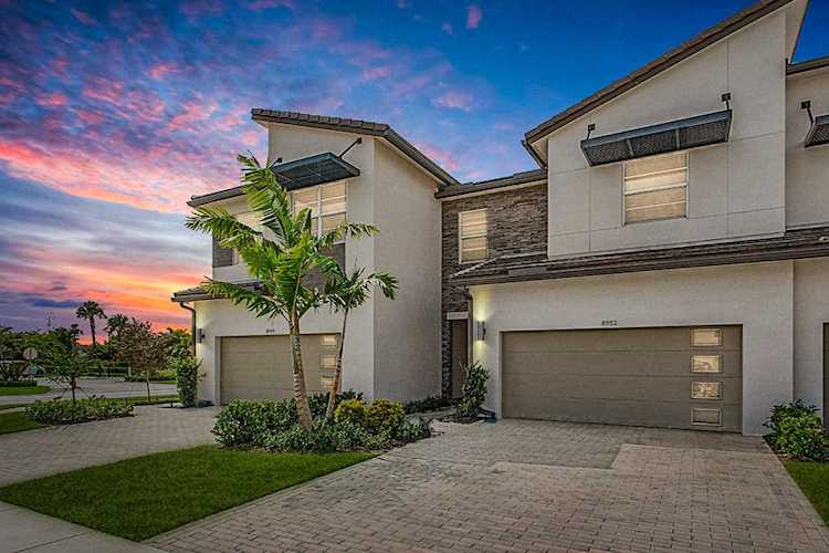 8952 Kingsmoor Way Lake Worth, FL 33467