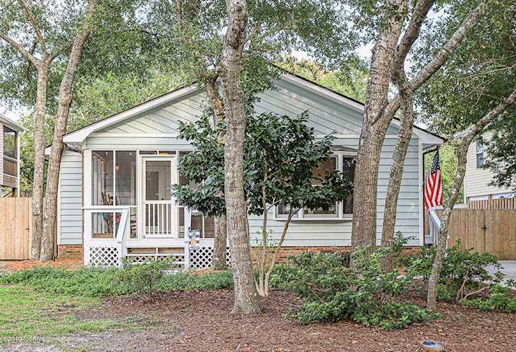 106 NW 4th Street Oak Island Wooded, NC 28465 | MLS 100183771 Photo 1