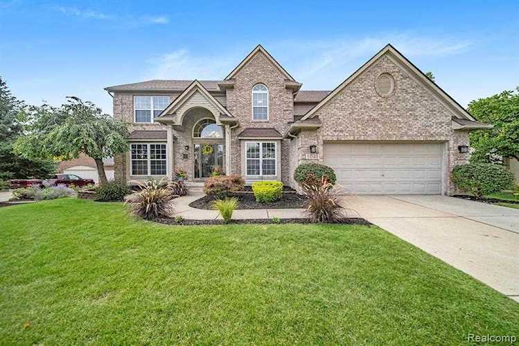 1041 Birchway Ct South Lyon, MI 48178 | MLS 219093693 Photo 1