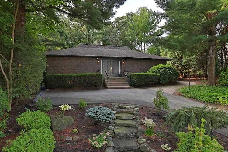Wakefield, 10 Juniper Ave, MA, home for sale Photo 1