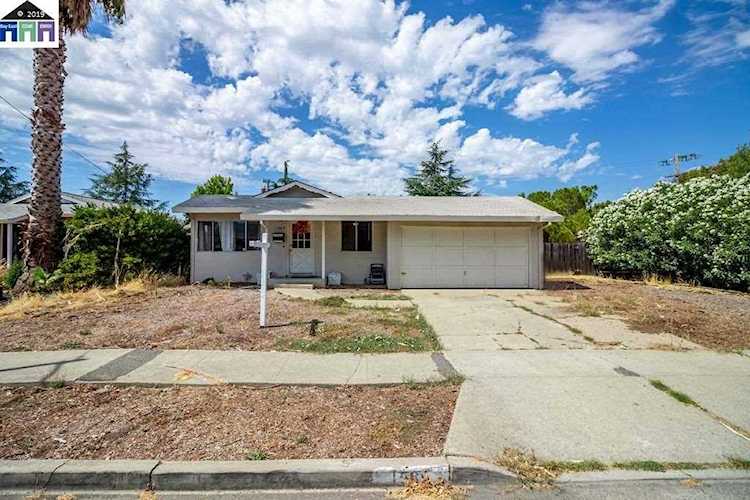 1585 Glazier Dr Concord, CA 94521 | MLS 40881380 Photo 1