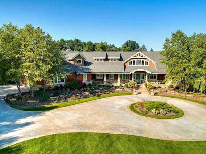 10 Hillary Farm Lane Gem Lake, MN 55110