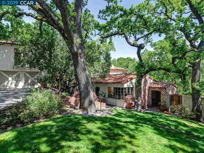8 Santa Lucia Rd Orinda, CA 94563 | MLS 40881173 Photo 1