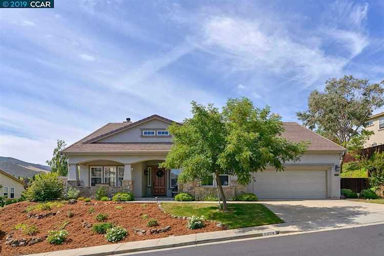5254 Hiddencrest Ct Concord, CA 94521 | MLS 40876753 Photo 1