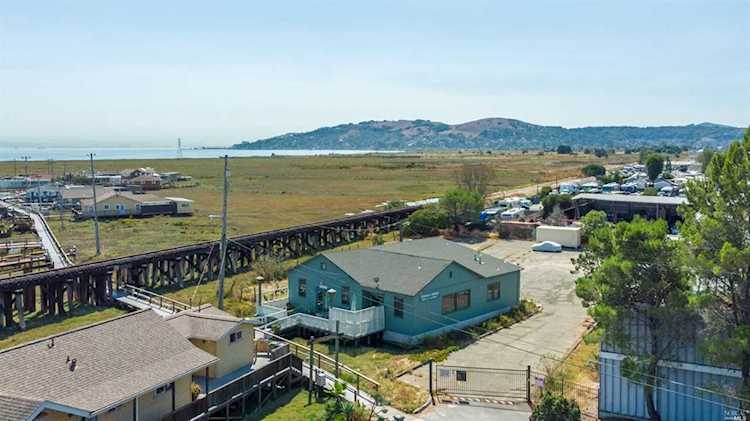 18 Greenbrae Boardwalk Greenbrae, CA 94904