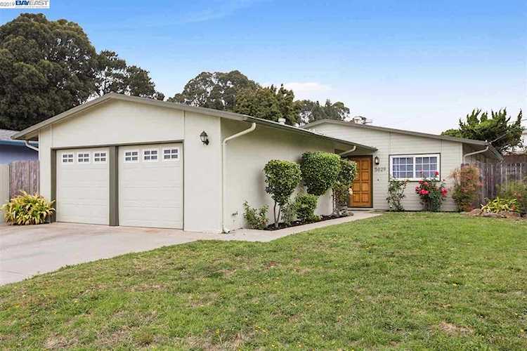 5029 Fleming Ave. Richmond, CA 94804 | MLS 40877331 Photo 1