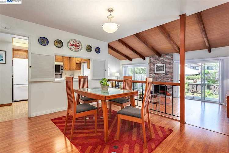 408 Cola Ballena Alameda, CA 94501 | MLS 40877956 Photo 1