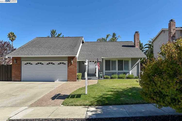 906 Crellin Rd Pleasanton, CA 94566 | MLS 40880917 Photo 1