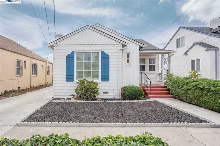 1920 105Th Ave Oakland, CA 94603 | MLS 40881586 Photo 1