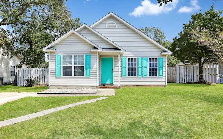 134 NW 12th Street Oak Island Wooded, NC 28465 | MLS 100183783 Photo 1