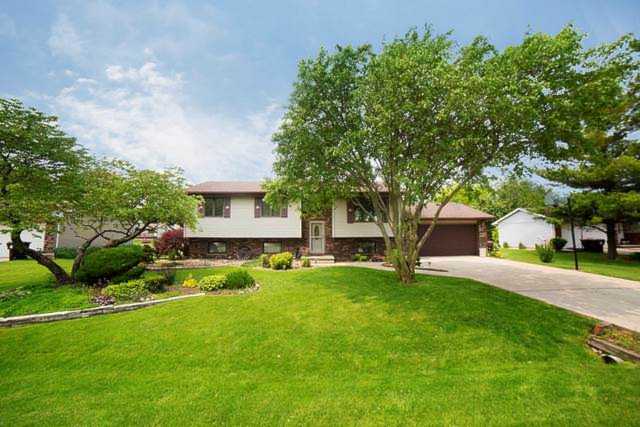 Property details for homes for sale in Hudson Photo 1