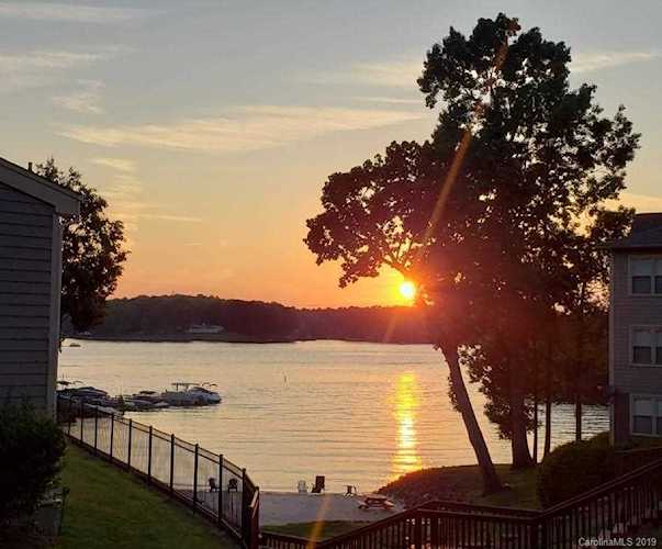 13824 Queens Harbor Rd Charlotte, NC 28278 | MLS 3547162 Photo 1