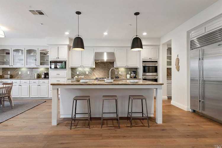 12 W Barberry Place Novato, CA 94949 | MLS 21917984 Photo 1