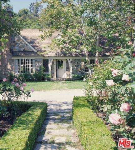 1977 Mandeville Canyon Road Los Angeles, CA 90049